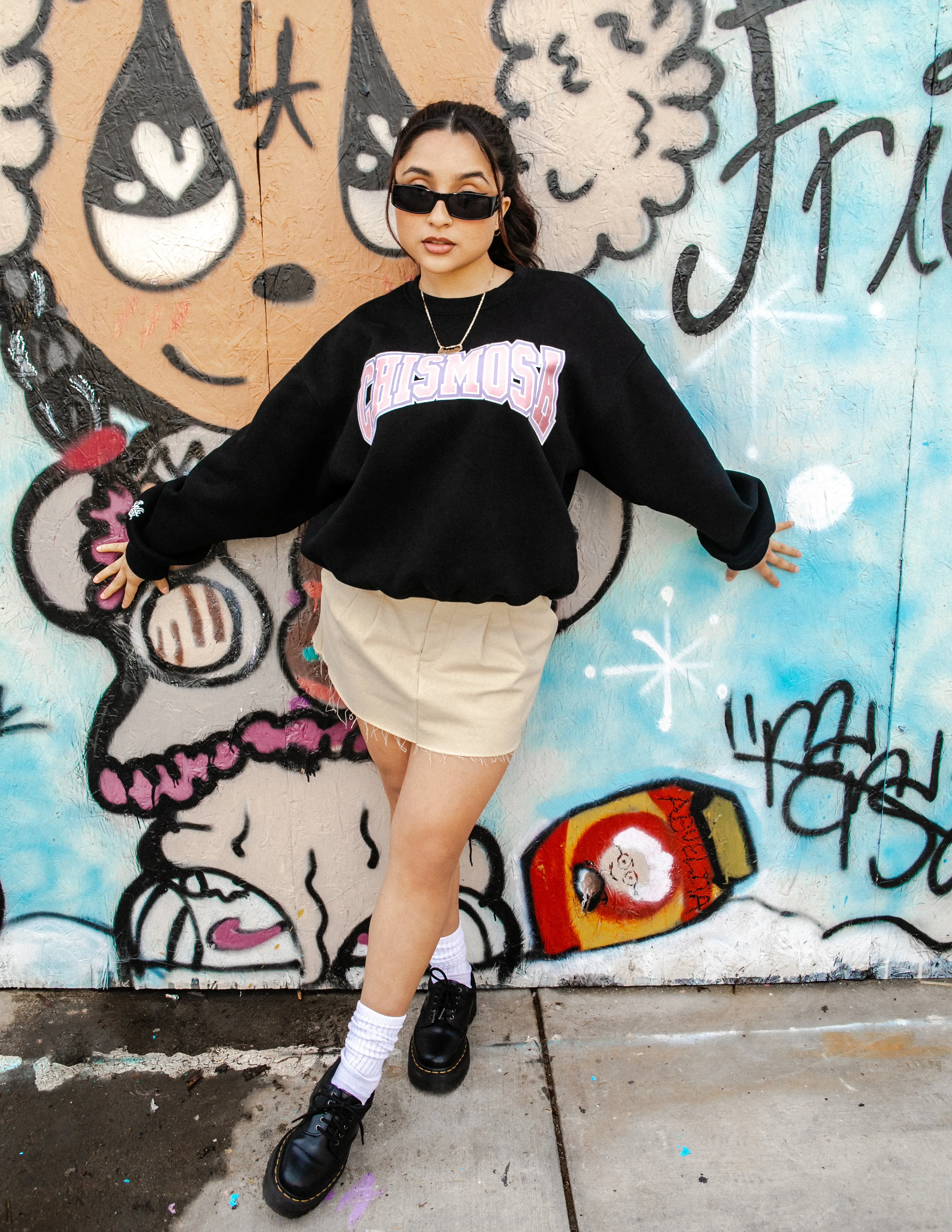 Chismosa Varsity Sweater - Black/Pink