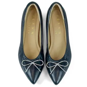 Jada Signature lambskin pumps with delicate diamond bow