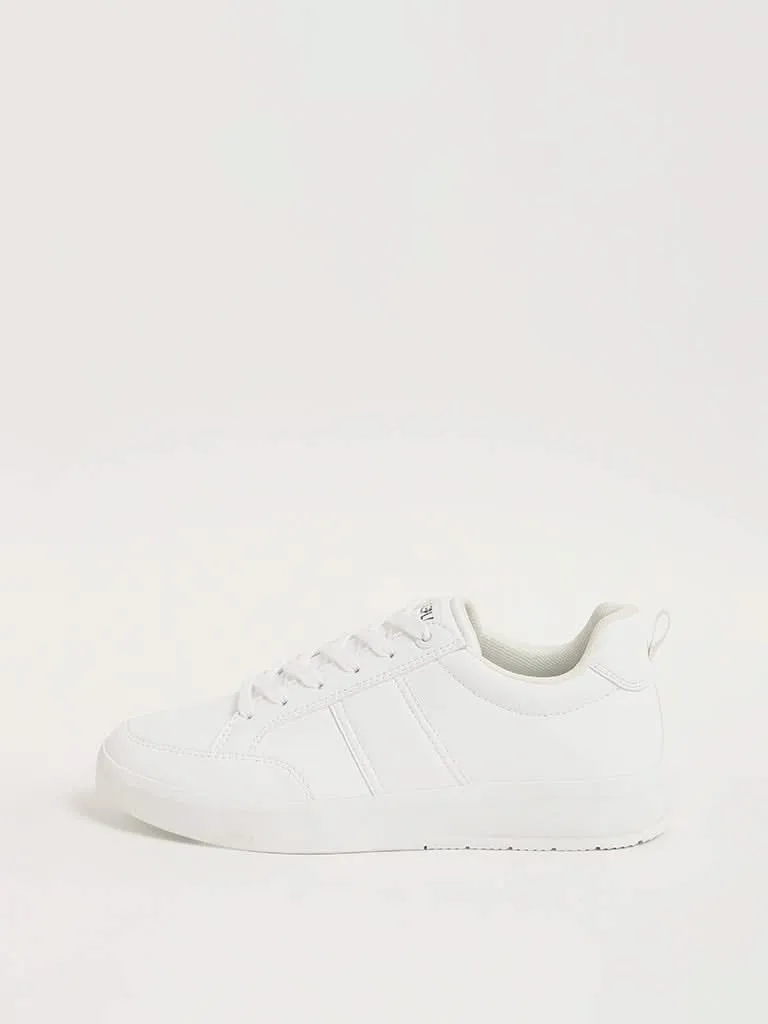 SOLEPLAY Lace-Up White Tennis Sneakers